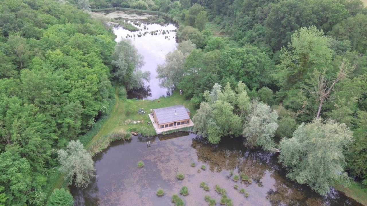 La Cabane Du Pont Du Douet Mazières-de-Touraine Eksteriør bilde
